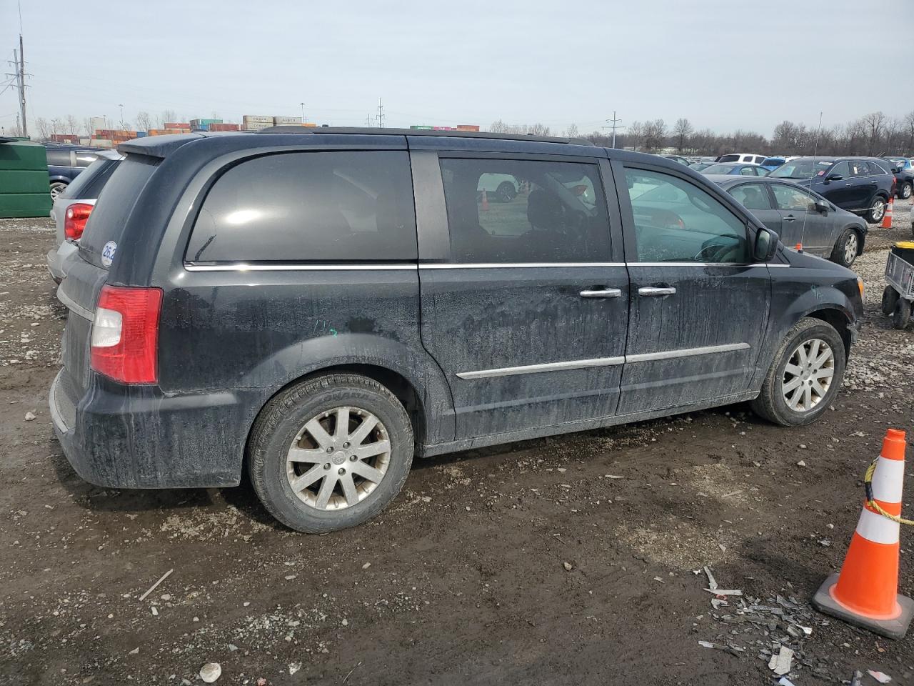 2015 Chrysler Town & Country VIN 2C4RC1BG4FR619441 Copart auction photo, front end damage thumbnail 3