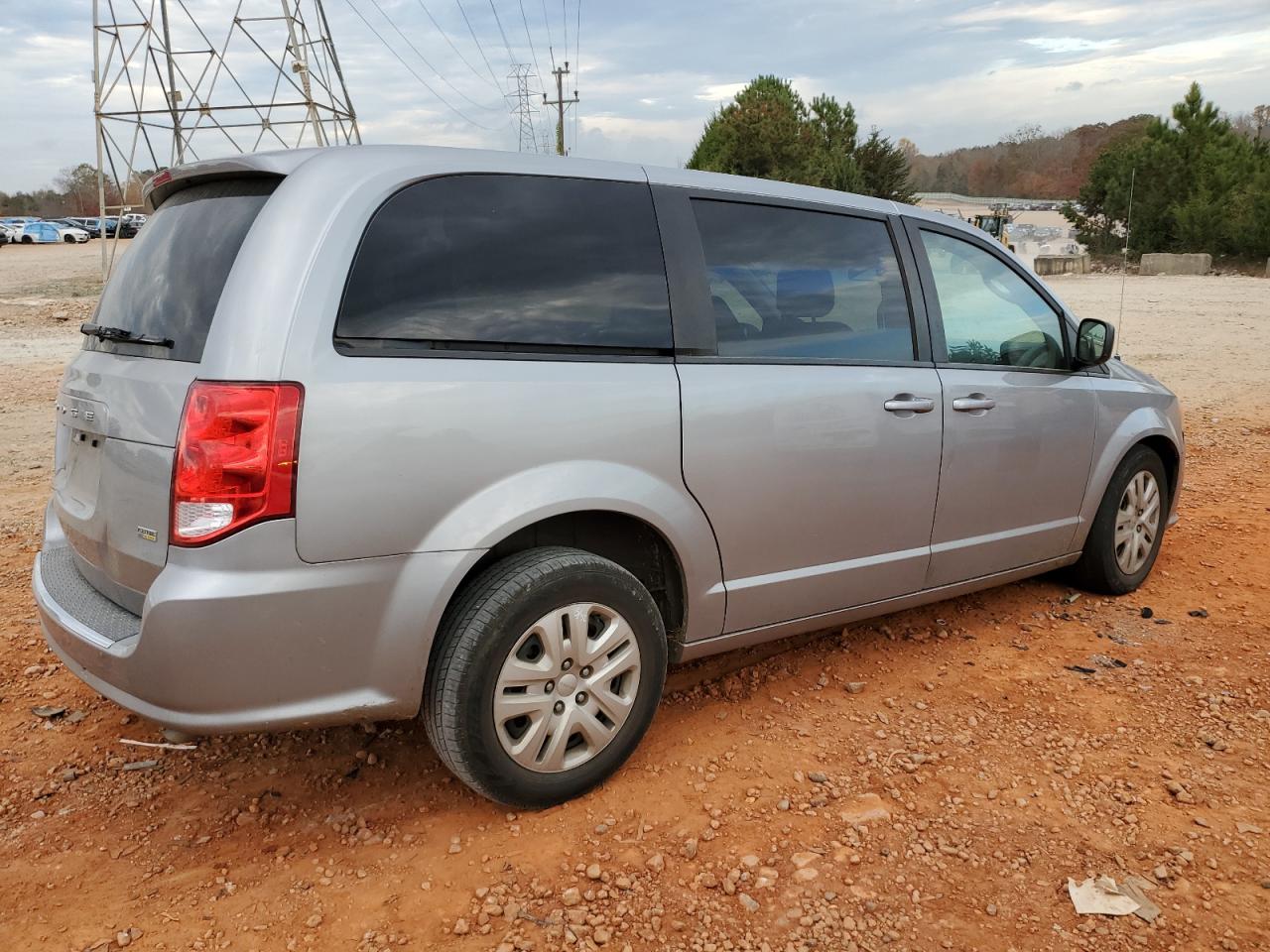 2018 Dodge Caravan VIN 2C4RDGBG3JR192195 Copart auction photo, front end damage thumbnail 3