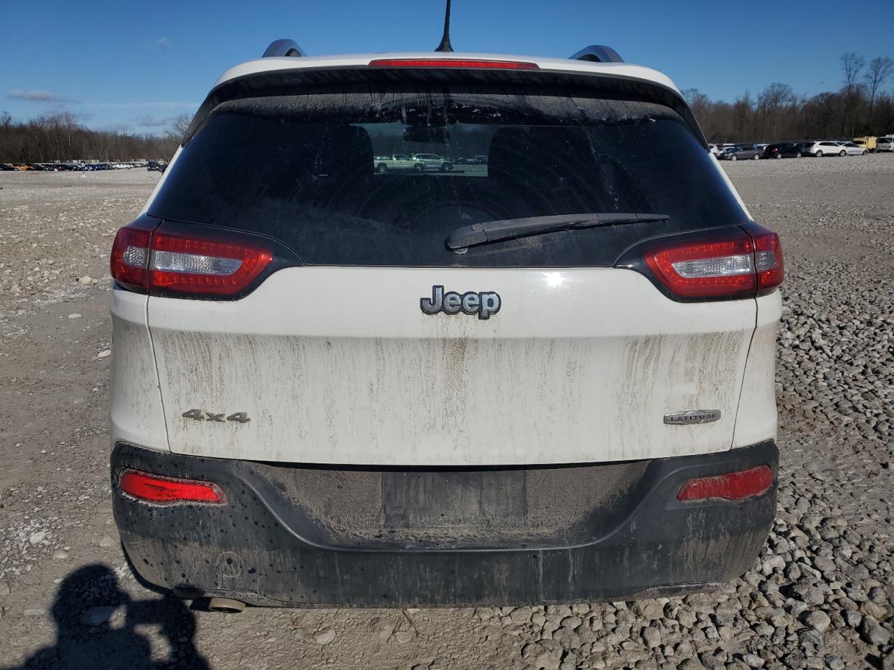 2014 Jeep Cherokee VIN 1C4PJMCB6EW163143 Copart auction photo, side / front end damage thumbnail 6