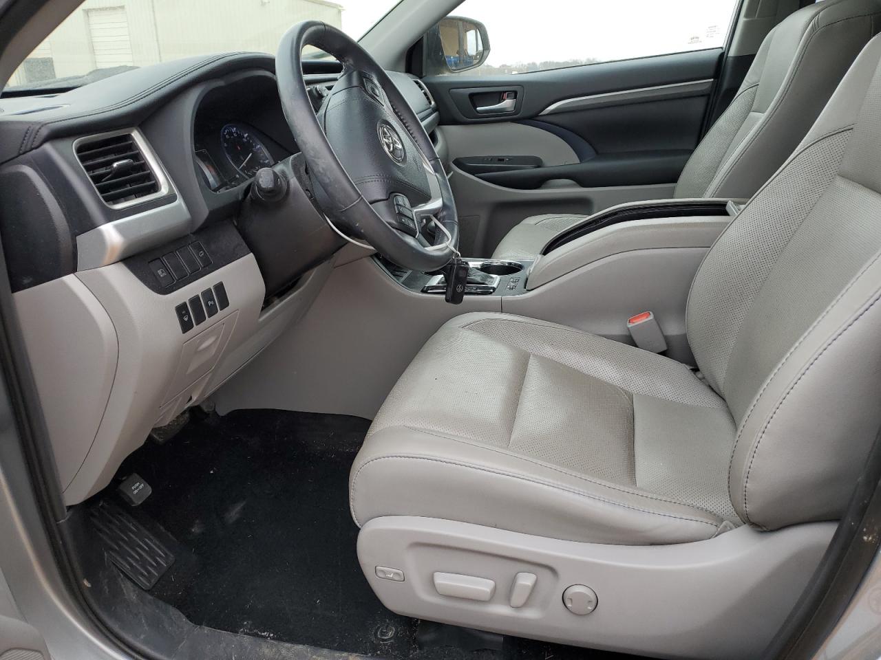 2019 Toyota Highlander VIN 5TDDGRFHXKS075626 Copart auction photo, rear end damage thumbnail 7