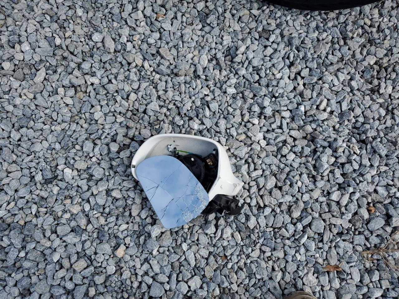 2018 Audi Q3 VIN WA1BCCFS8JR006047 Copart auction photo, side damage thumbnail 13