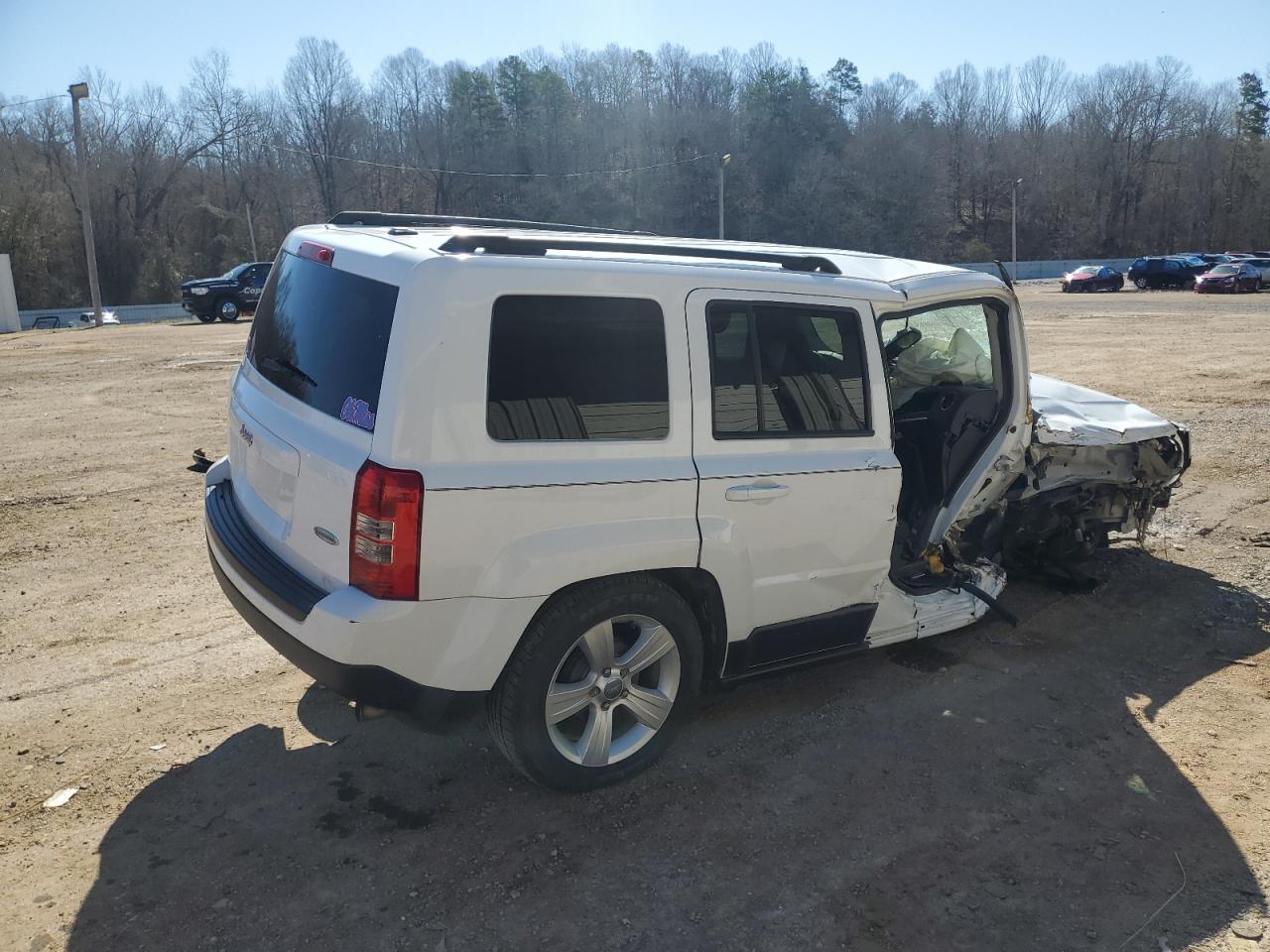 2016 Jeep Liberty (Patriot) VIN 1C4NJPFB0GD507990 Copart auction photo, side / front end damage thumbnail 3