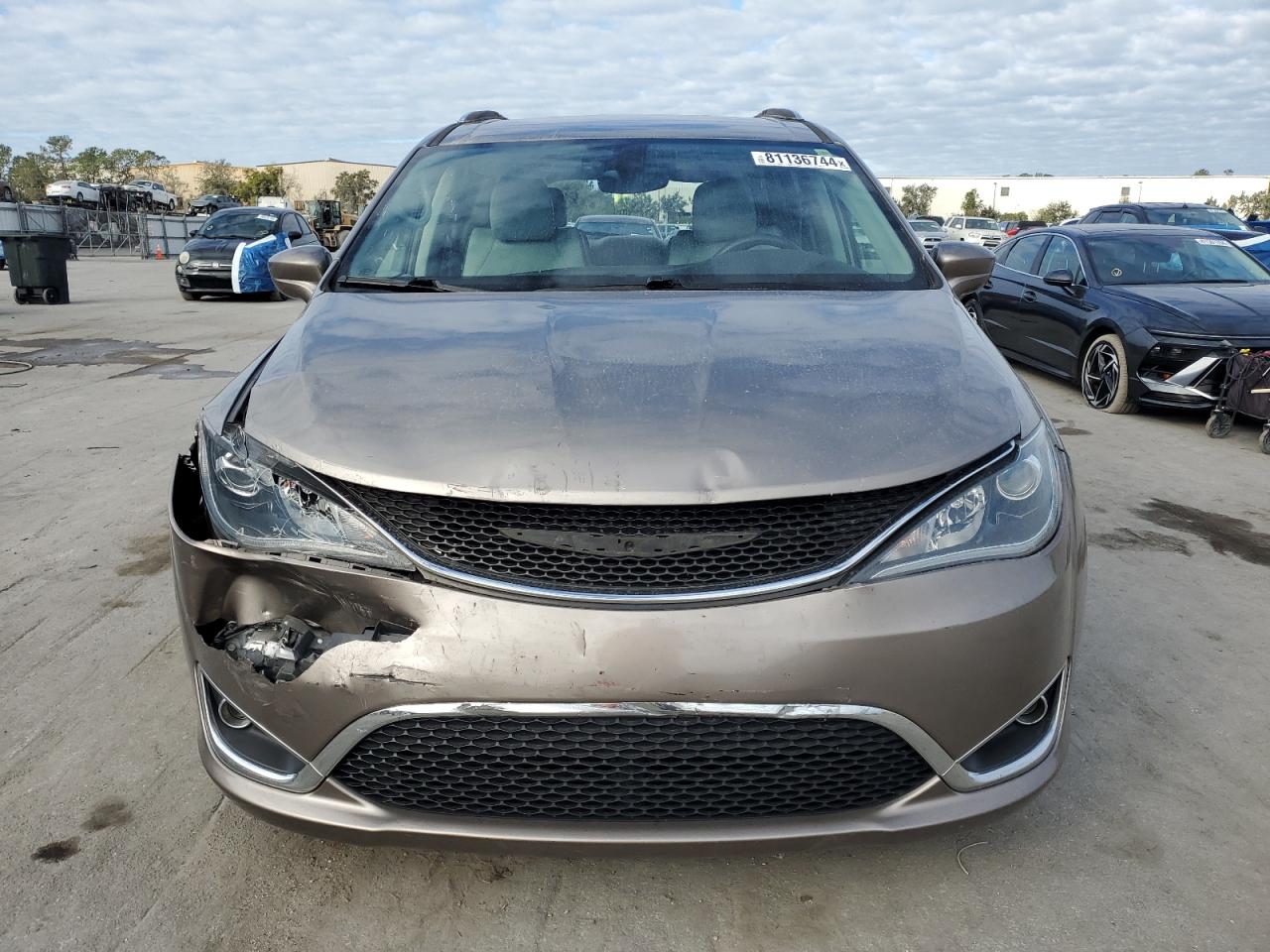 2018 Chrysler Pacifica VIN 2C4RC1BG3JR128741 Copart auction photo, front end / rear end damage thumbnail 5