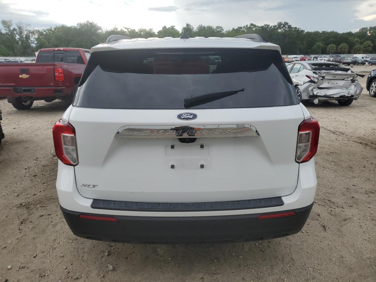 2021 Ford Explorer VIN 1FMSK7DH3MGA56731 Copart auction photo, front end / side damage thumbnail 6