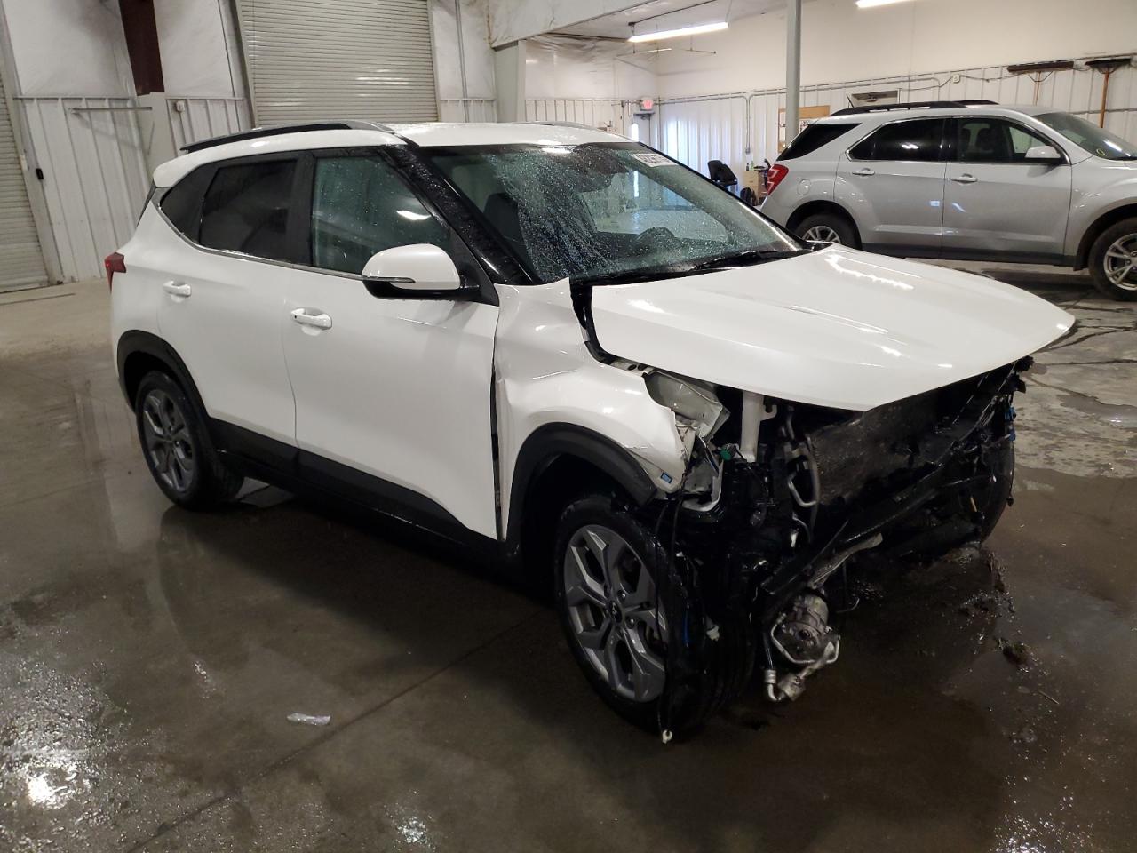 2024 KIA Seltos VIN KNDEU2AA8R7478121 Copart auction photo, front end damage thumbnail 4