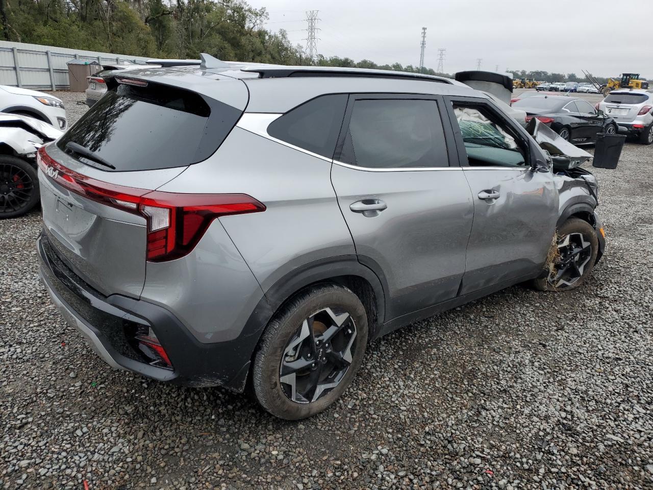 2024 KIA Seltos VIN KNDER2AA1R7480584 Copart auction photo, rollover damage thumbnail 3