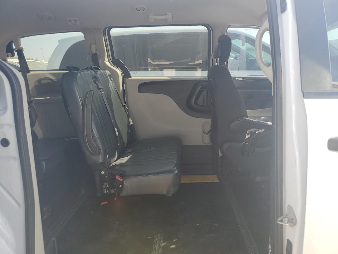 2019 Dodge Caravan VIN 2C7WDGBG7KR728475 Copart auction photo, minor dent/scratches damage thumbnail 11