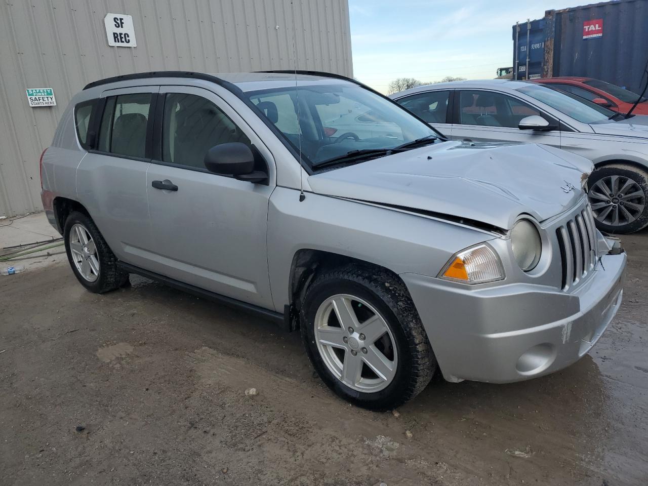2007 Jeep Compass VIN 1J8FF47W07D355580 Copart auction photo, front end damage thumbnail 4