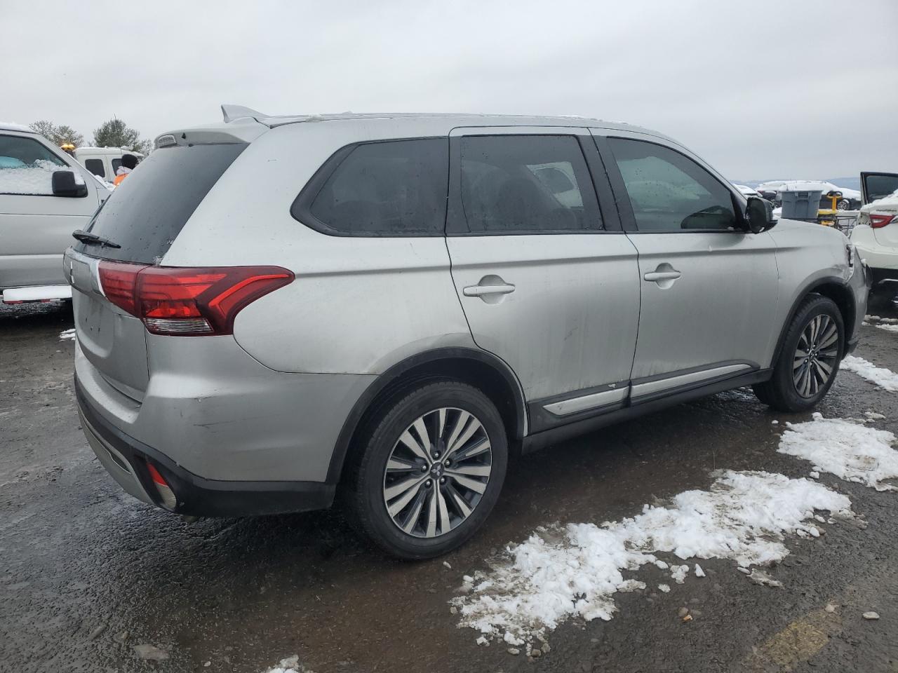 2020 Mitsubishi Outlander VIN JA4AD2A31LZ009202 Copart auction photo, front end / side damage thumbnail 3