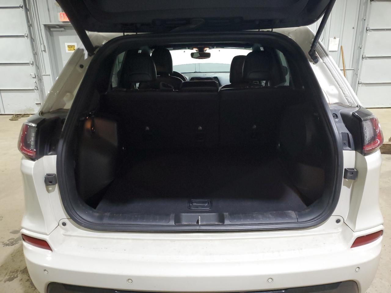 2019 Jeep Grand Cherokee VIN 1C4PJMDX1KD431419 Copart auction photo, front end / minor dent/scratches damage thumbnail 6