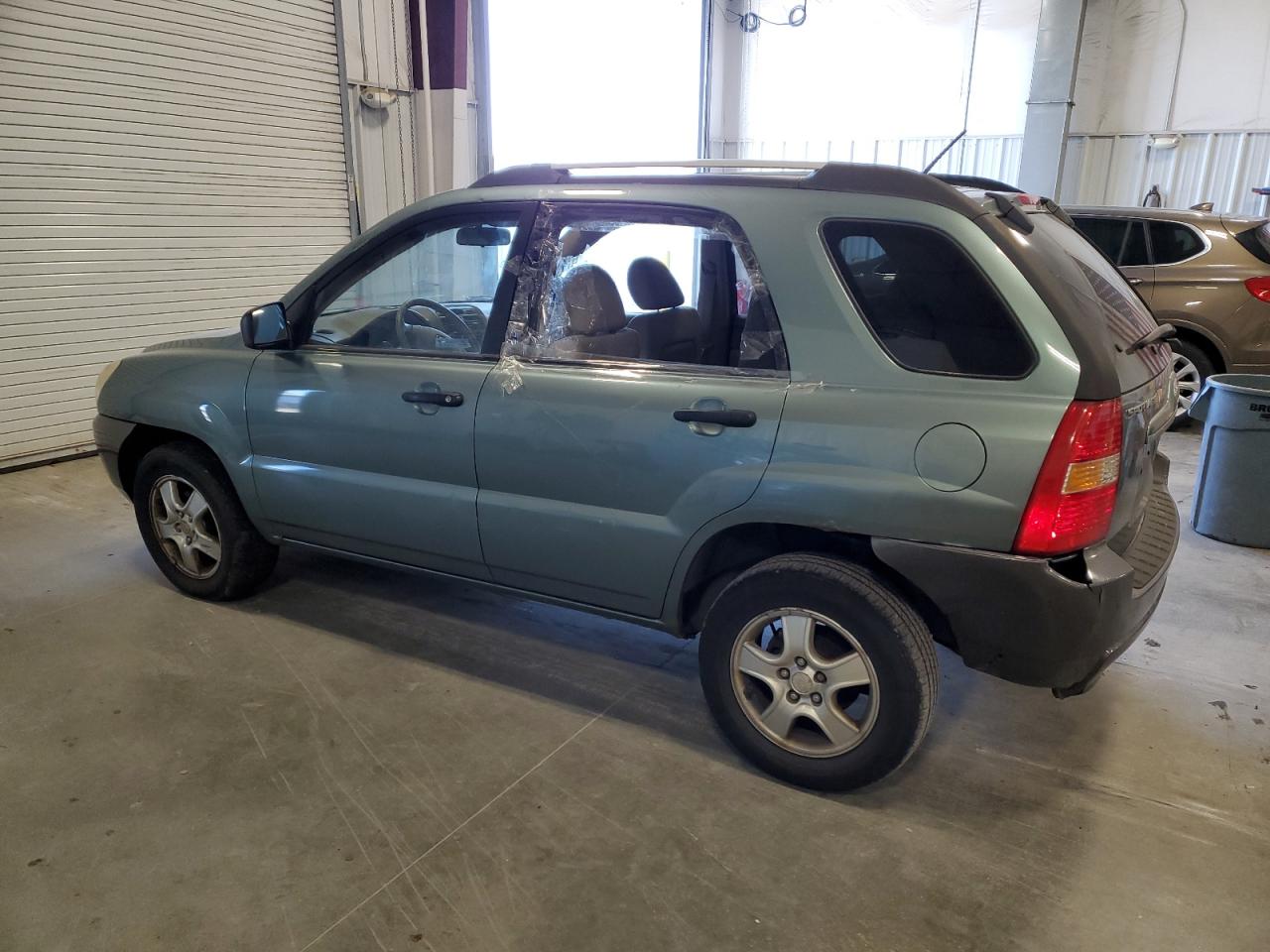 2008 KIA Sportage VIN KNDJF724687520637 Copart auction photo, all over damage thumbnail 2