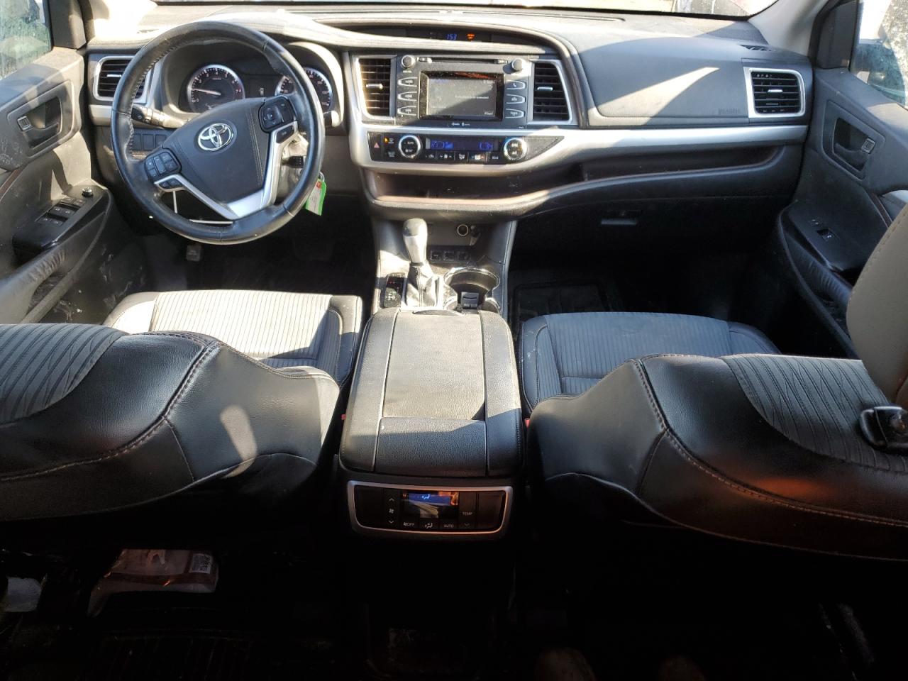 2015 Toyota Highlander VIN 5TDZKRFH0FS092297 Copart auction photo, side damage thumbnail 8