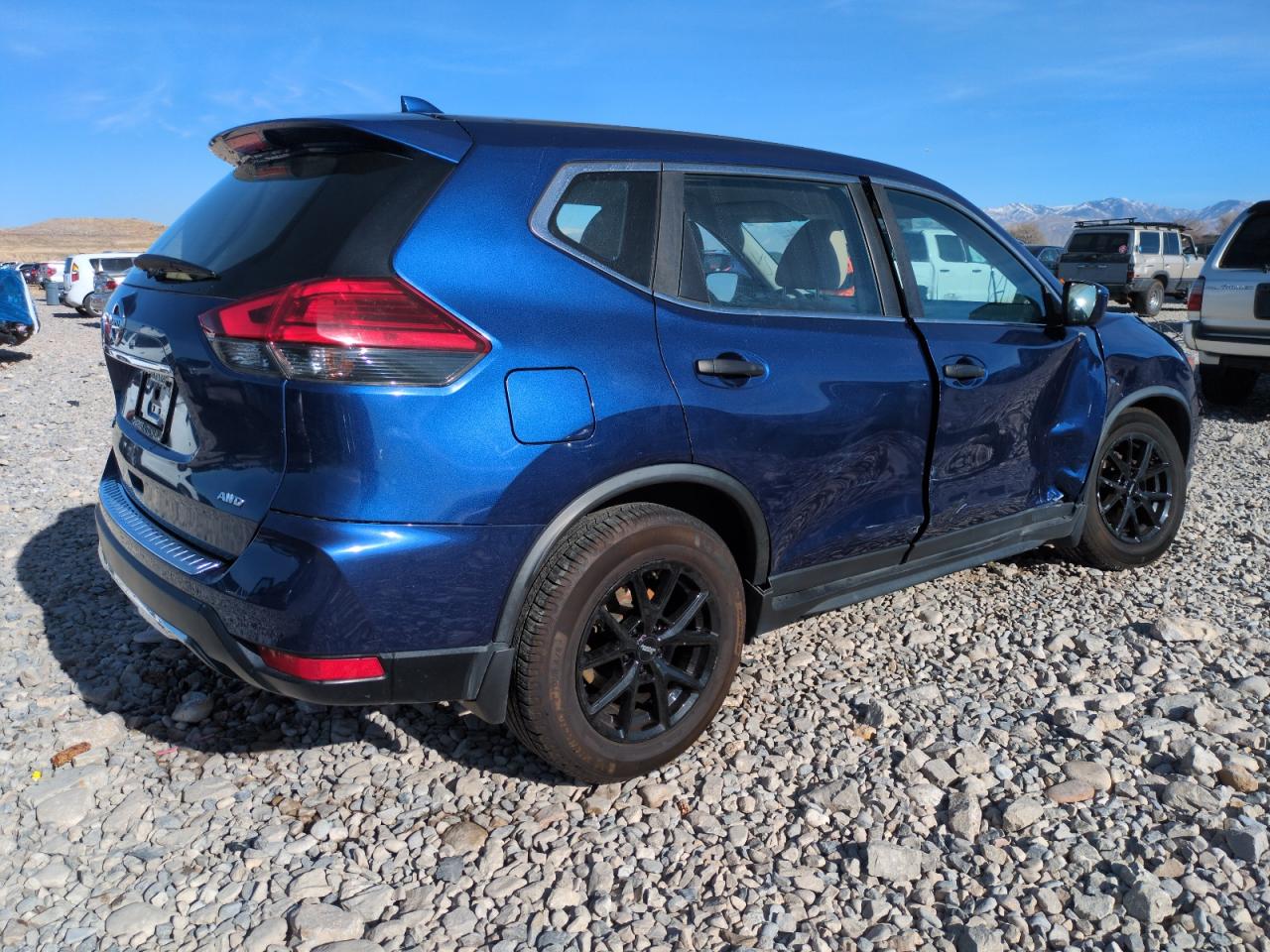 2017 Nissan Rogue VIN JN8AT2MV9HW004476 Copart auction photo, side damage thumbnail 3