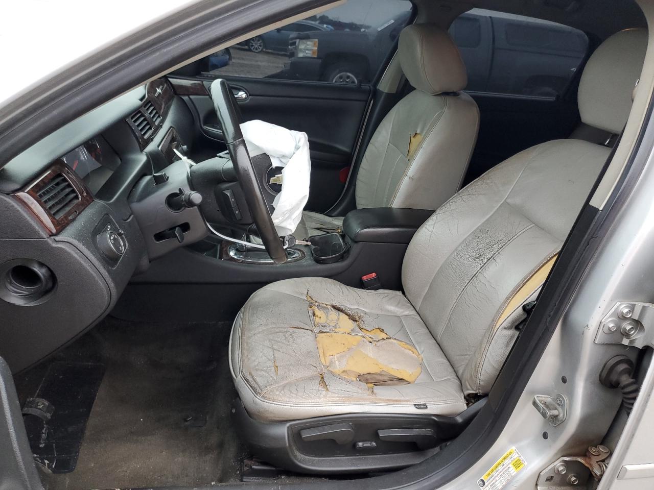 2012 Chevrolet Impala VIN 2G1WB5E38C1115192 Copart auction photo, front end / minor dent/scratches damage thumbnail 7