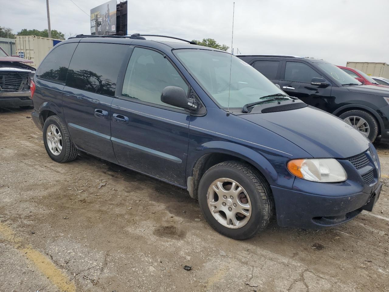 2004 Dodge Caravan VIN 1D4GP45RX4B577947 Copart auction photo, rear end / front end damage thumbnail 4