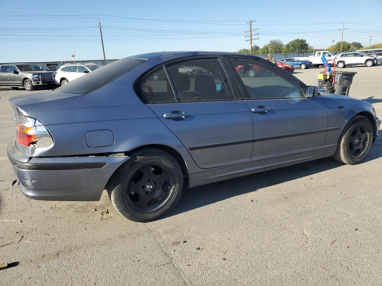 2003 BMW 3er VIN WBAEU33463PM59231 Copart auction photo, frame damage / rear end damage thumbnail 3