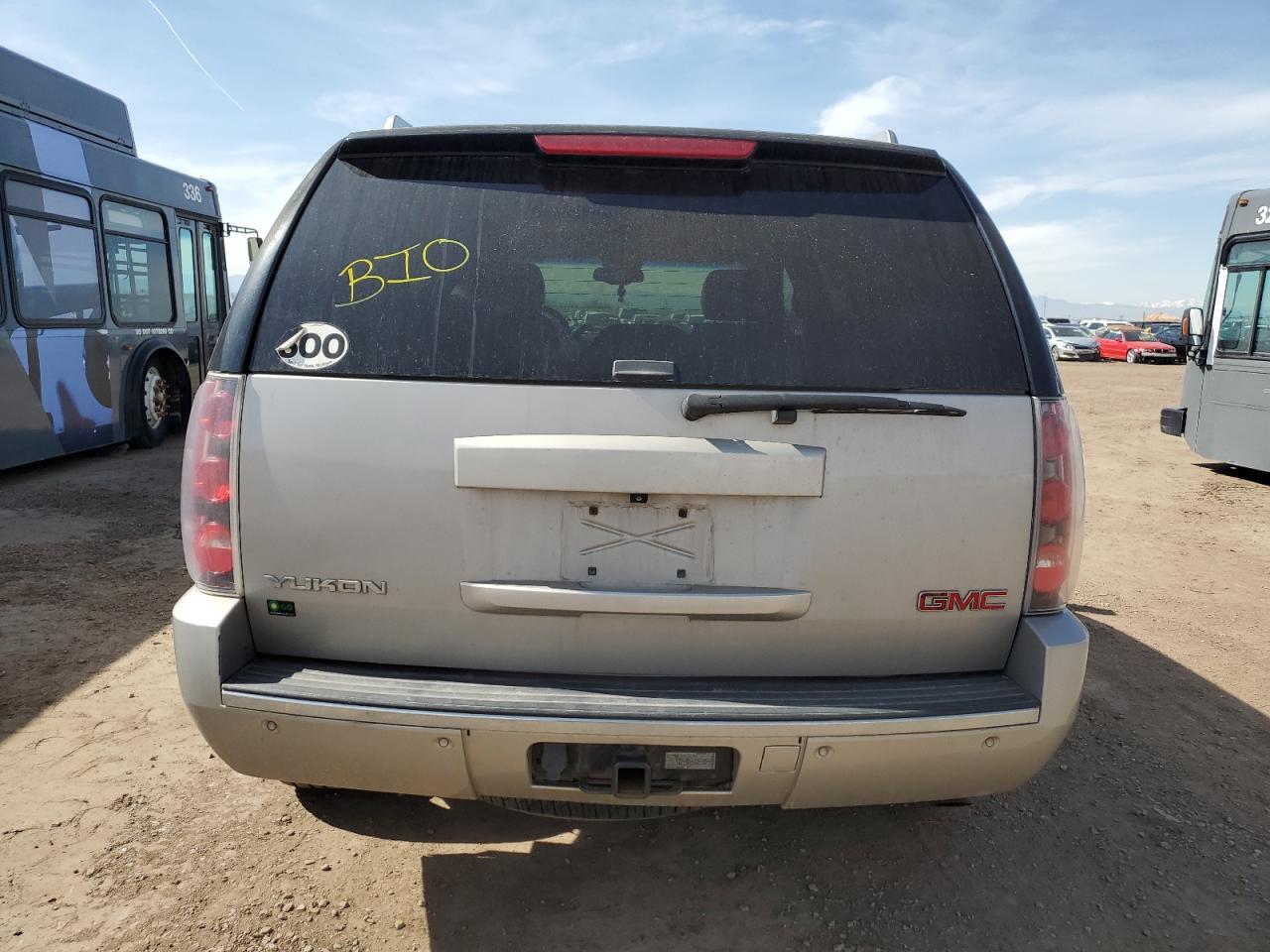 2008 GMC Yukon VIN 1GKFK63828J222137 Copart auction photo, biohazard/chemical / front end damage thumbnail 6