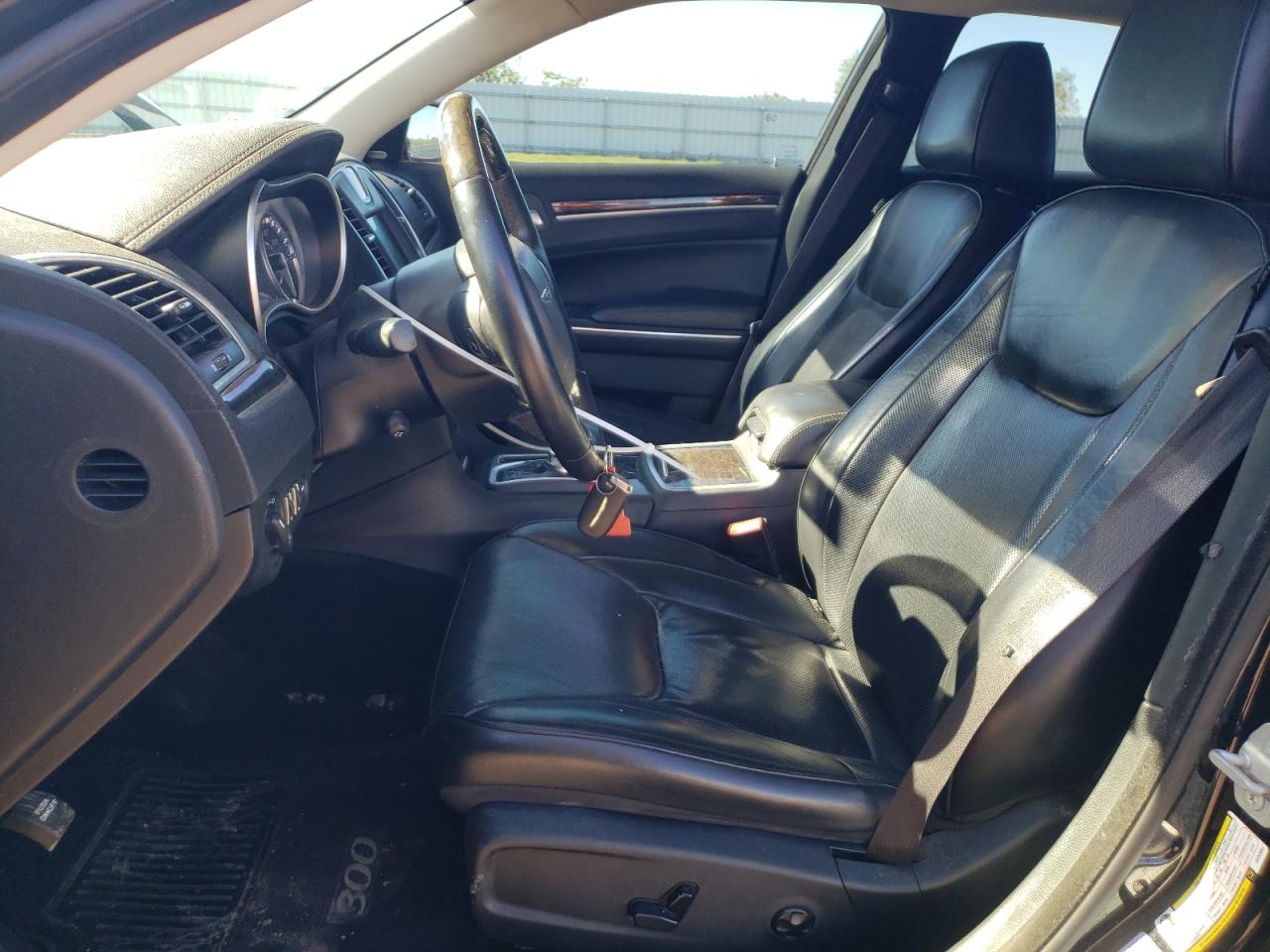 2016 Chrysler 300 VIN 2C3CCAEG1GH343054 Copart auction photo, front end / minor dent/scratches damage thumbnail 7