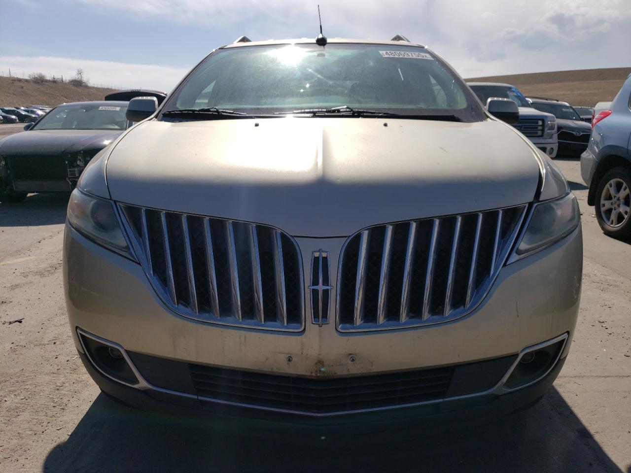 2011 Lincoln MKX VIN 2LMDJ6JK4BBJ23318 Copart auction photo, side / hail damage thumbnail 5