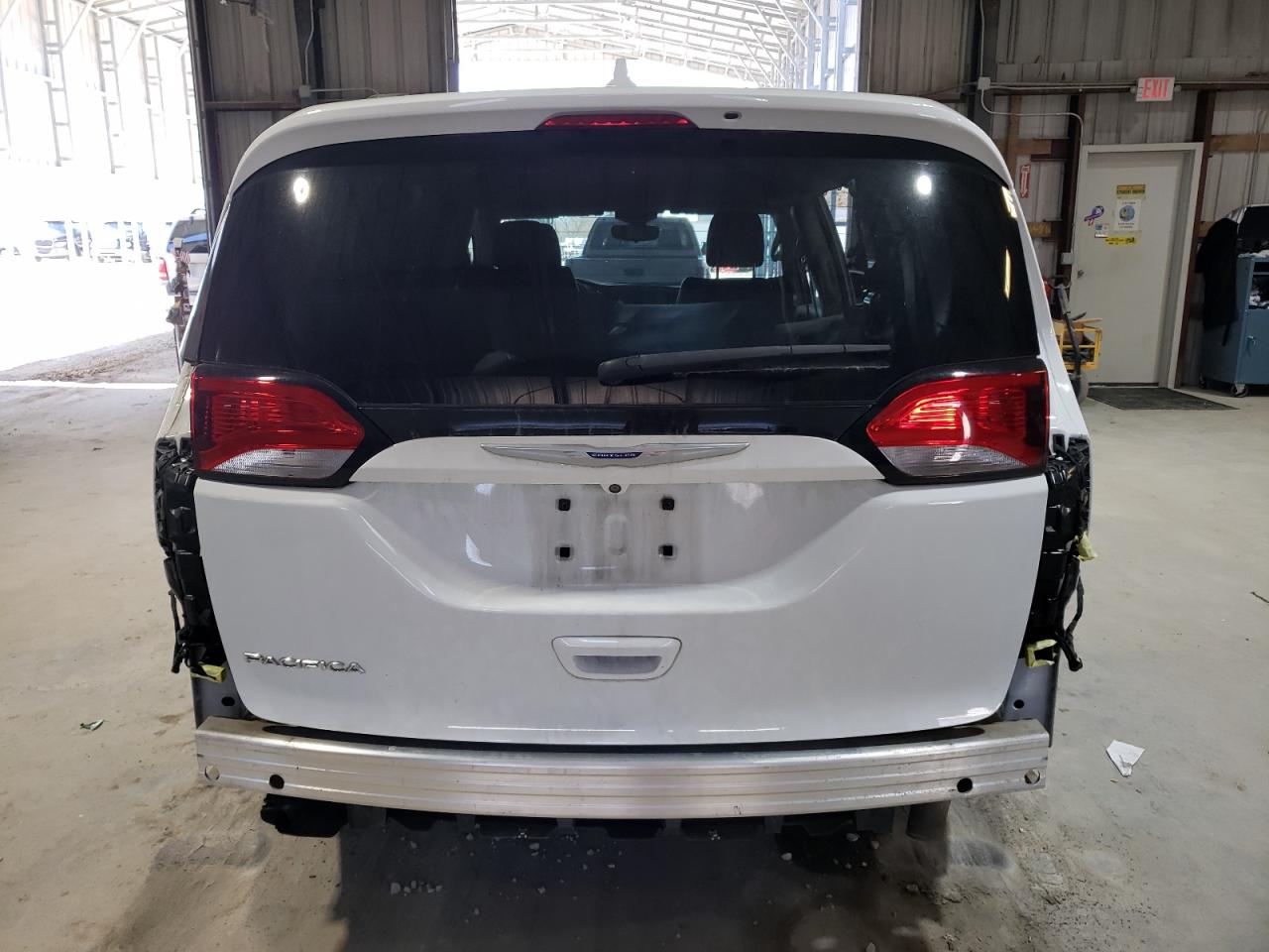 2018 Chrysler Pacifica VIN 2C4RC1BGXJR277180 Copart auction photo, rear end / side damage thumbnail 6