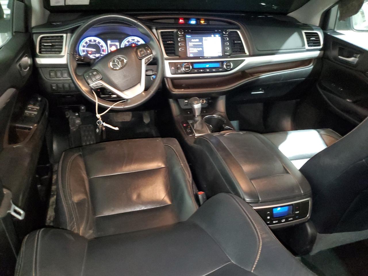 2017 Toyota Highlander VIN 5TDJZRFH8HS480471 Copart auction photo, rear end damage thumbnail 8