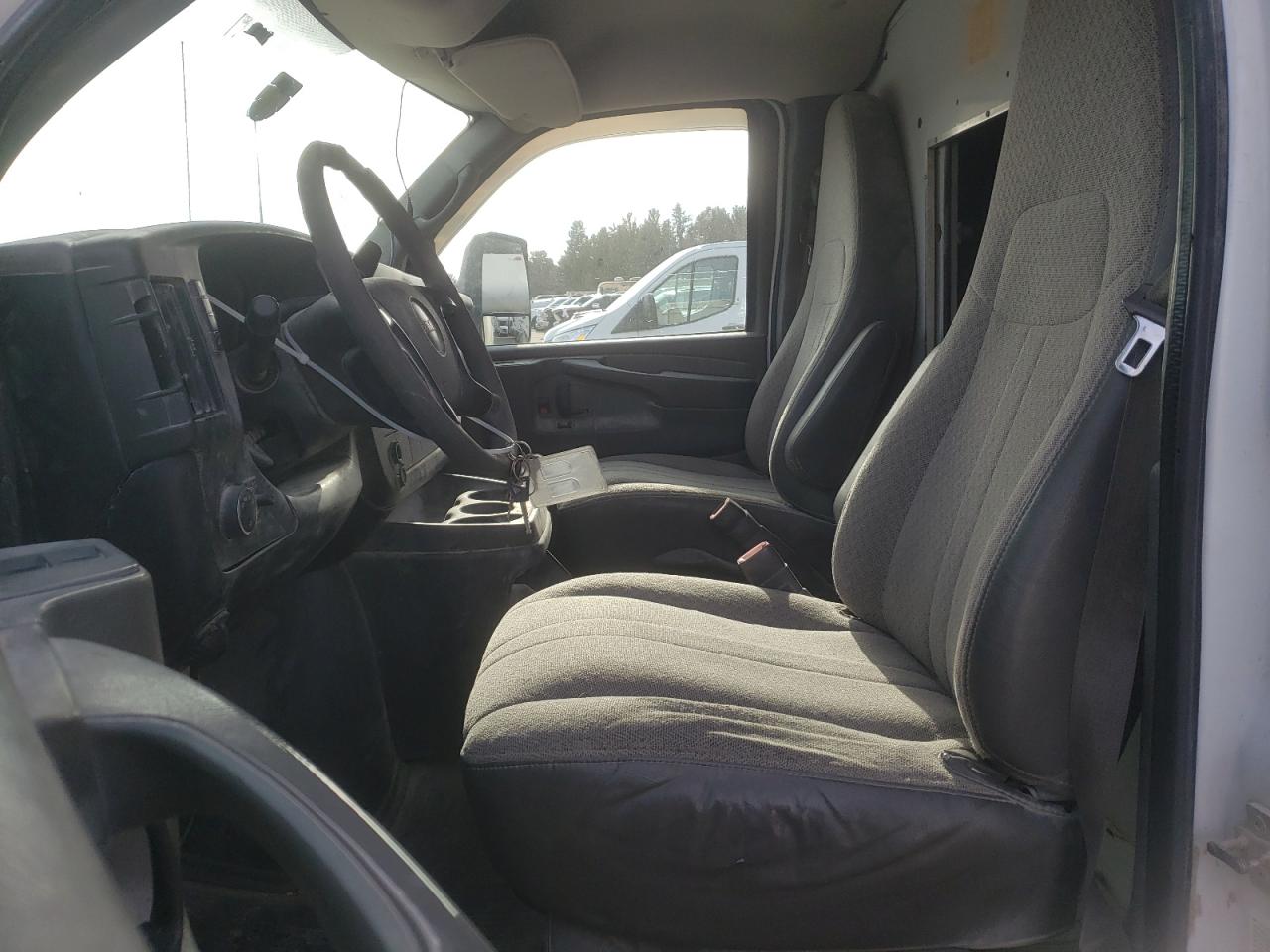 2014 GMC Savana VIN 1GD373BG4E1122765 Copart auction photo, front end / minor dent/scratches damage thumbnail 7