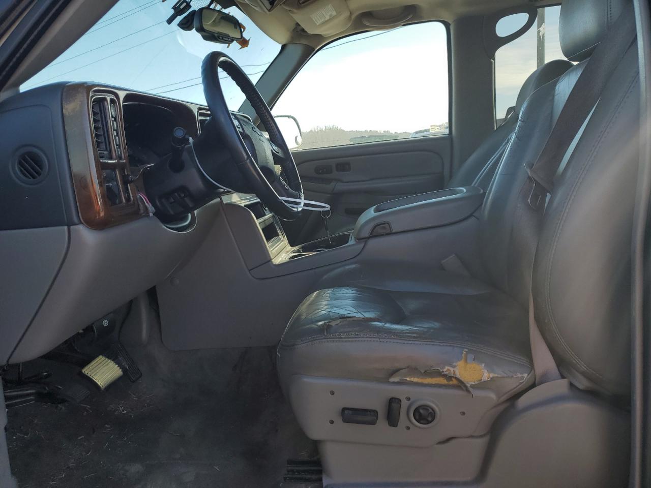 2005 Chevrolet Tahoe VIN 1GNEK13T75R150788 Copart auction photo, minor dent/scratches damage thumbnail 7