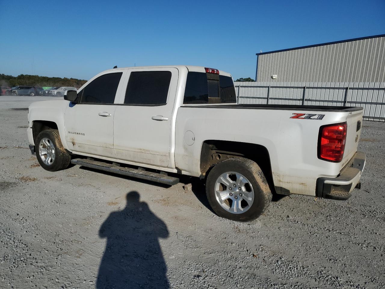 2018 Chevrolet Silverado VIN 3GCUKREC0JG457200 Copart auction photo, water/flood damage thumbnail 2