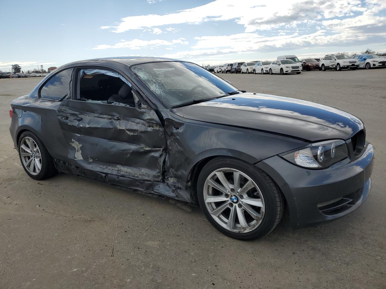 2008 BMW 1er VIN WBAUP93548VF47618 Copart auction photo, side / front end damage thumbnail 4