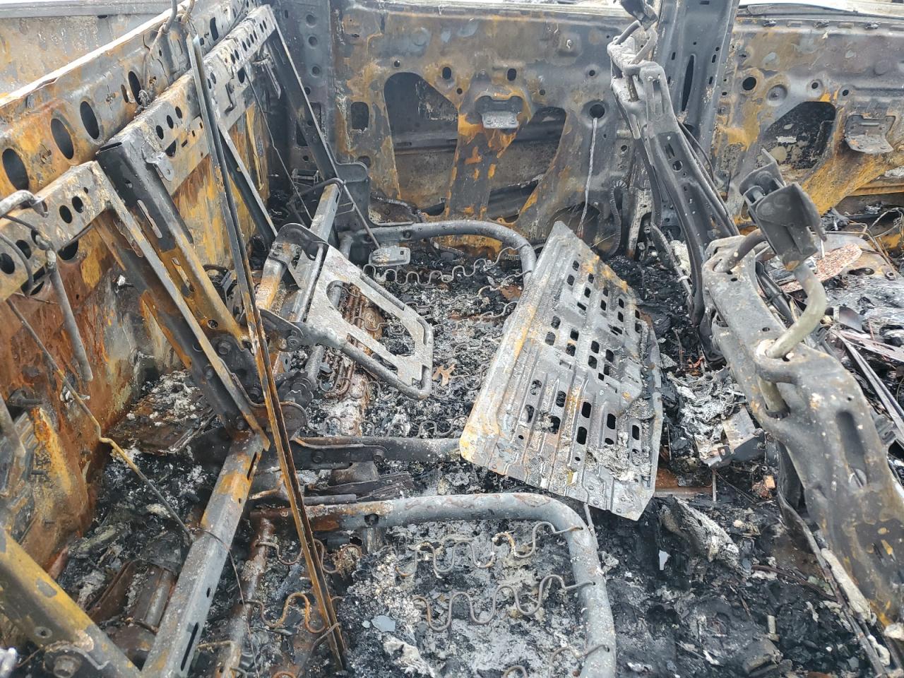 2015 Chevrolet Silverado VIN 3GCUKSEC2FG457438 Copart auction photo, burn damage thumbnail 10