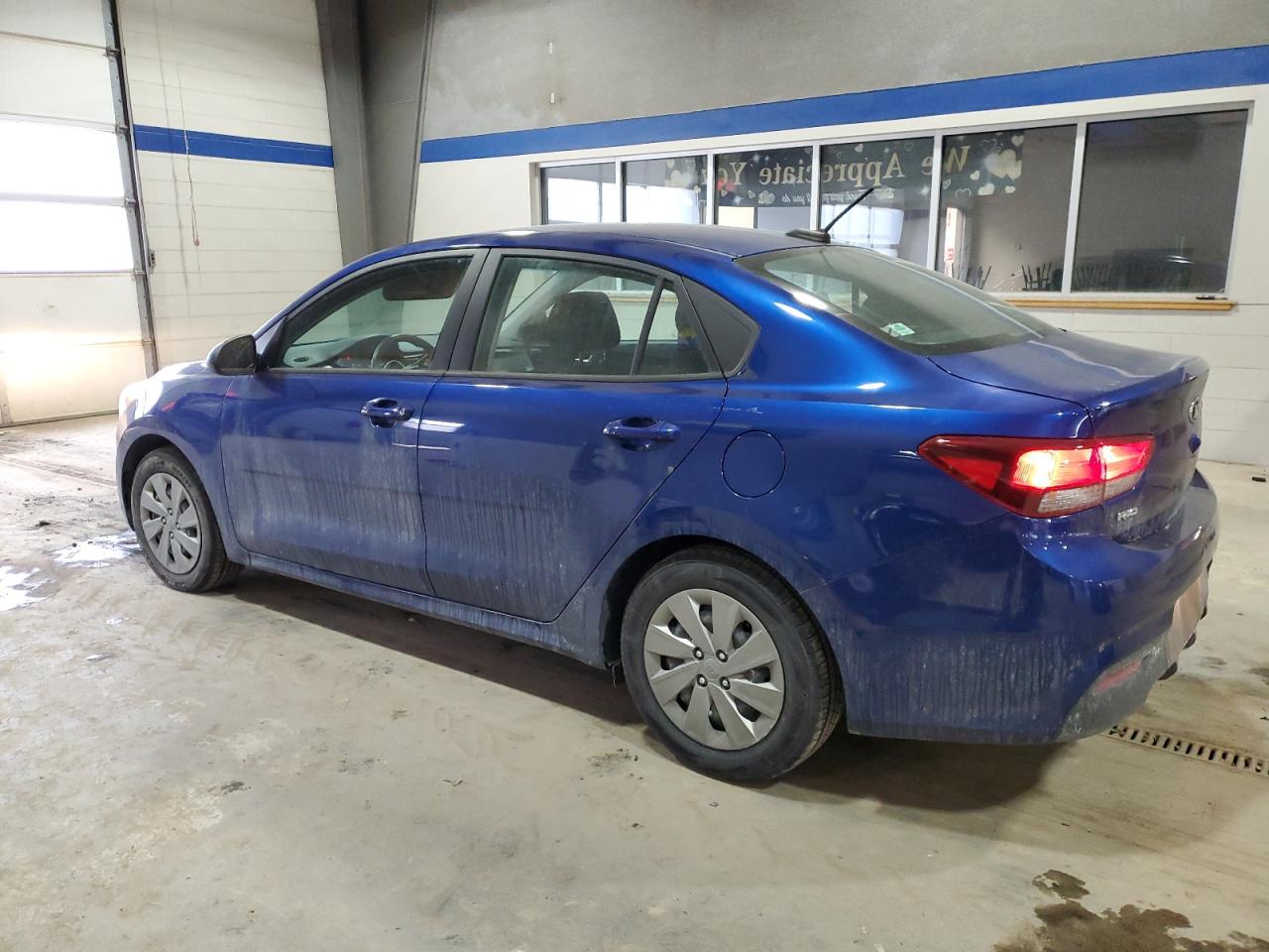 2020 KIA Rio VIN 3KPA24AD5LE349870 Copart auction photo, side / minor dent/scratches damage thumbnail 2