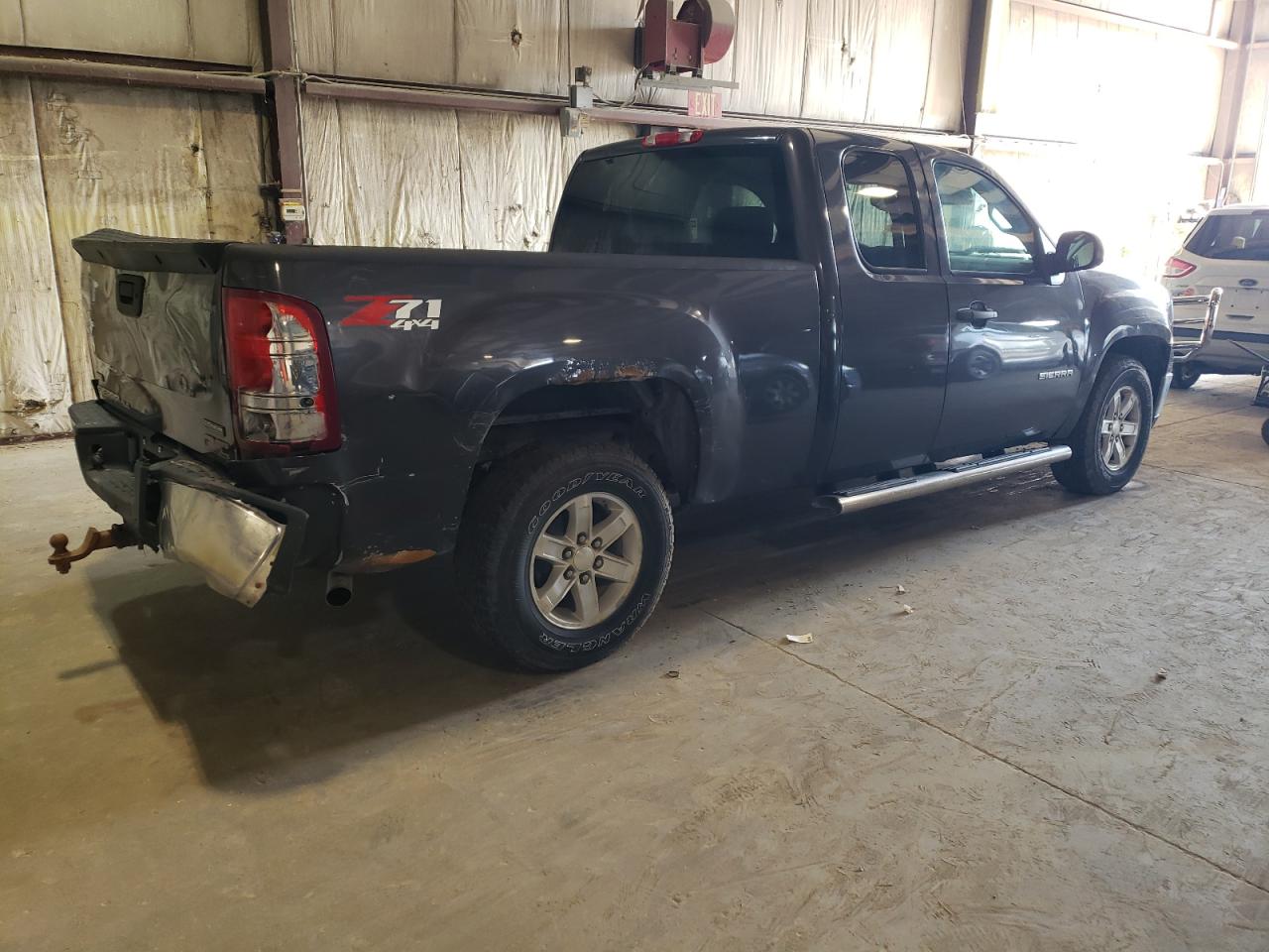 2011 GMC Sierra VIN 1GTR2VE39BZ264396 Copart auction photo, front end / minor dent/scratches damage thumbnail 3