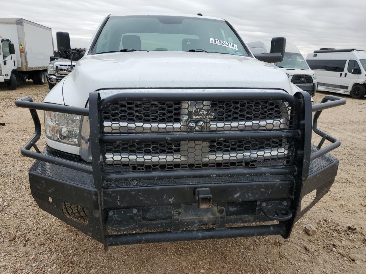 2018 RAM 3500 VIN 3C63R3GL6JG343033 Copart auction photo, front end / minor dent/scratches damage thumbnail 5