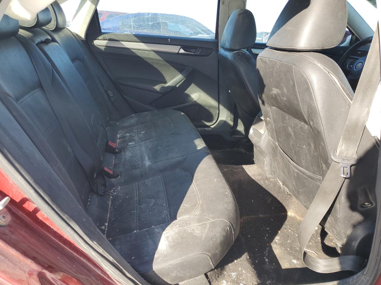 2015 Volkswagen Passat VIN 1VWAT7A35FC014252 Copart auction photo, rear end / undercarriage damage thumbnail 10