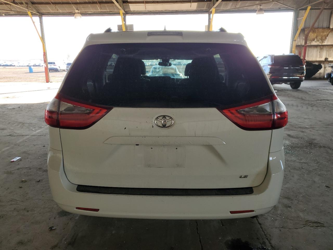 2020 Toyota Sienna VIN 5TDKZ3DC6LS065201 Copart auction photo, side / front end damage thumbnail 6