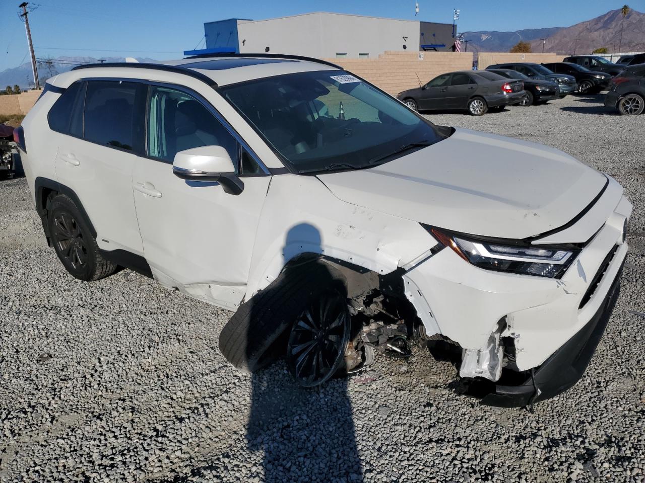 2022 Toyota RAV 4 VIN 4T3B6RFV3NU094800 Copart auction photo, front end / side damage thumbnail 4