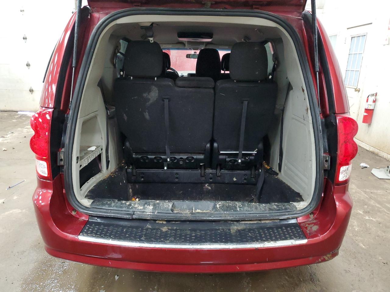 2015 Dodge Caravan VIN 2C4RDGBG0FR690037 Copart auction photo, side / front end damage thumbnail 6