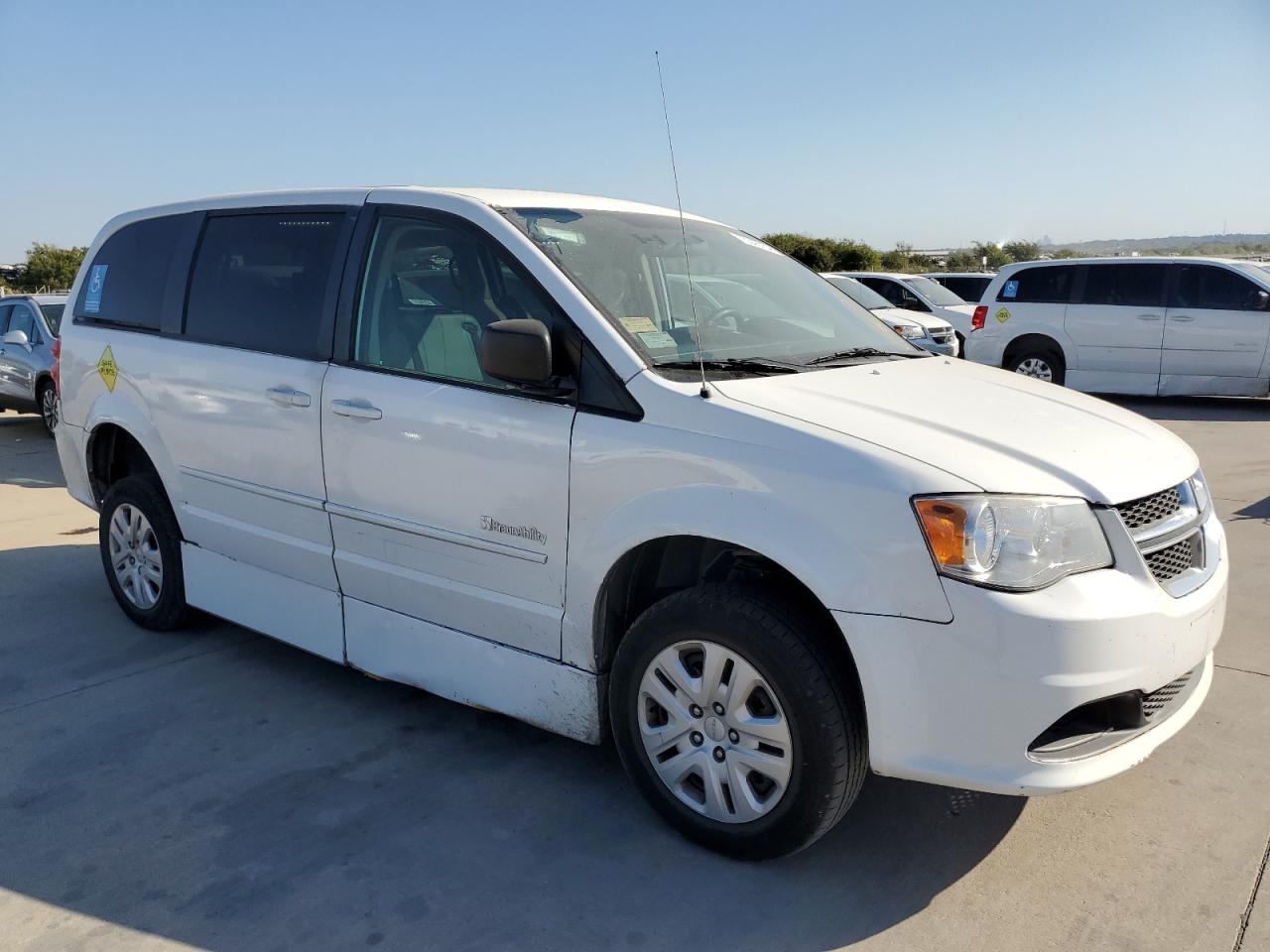 2017 Dodge Caravan VIN 2C4RDGBG3HR768040 Copart auction photo, minor dent/scratches damage thumbnail 4