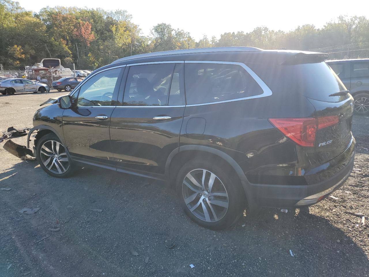 2017 Honda Pilot VIN 5FNYF6H90HB074359 Copart auction photo, front end damage thumbnail 2