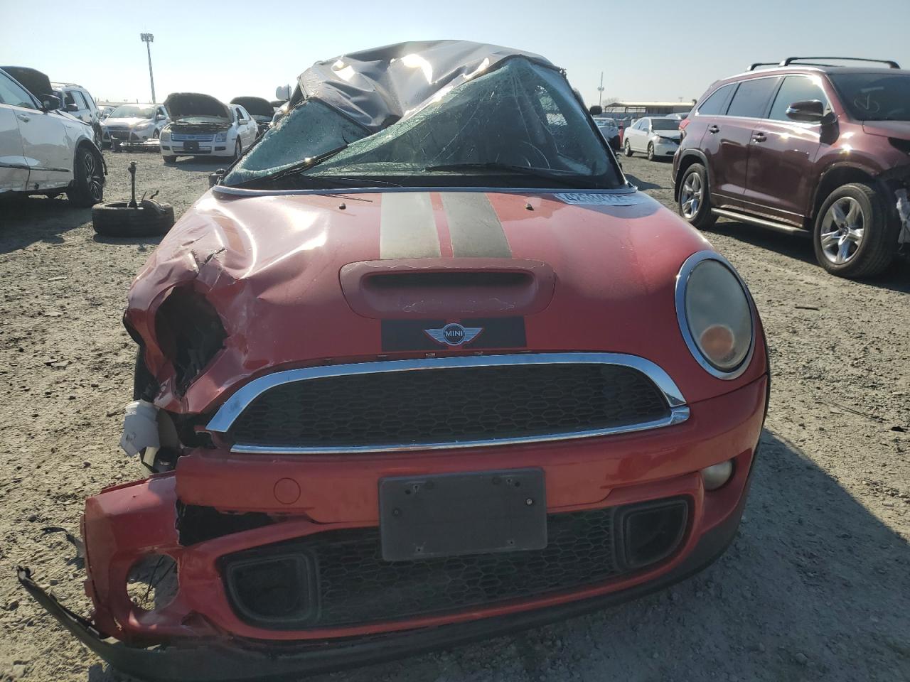 2011 MINI Cooper VIN WMWSV3C5XBTY20670 Copart auction photo, rollover damage thumbnail 5