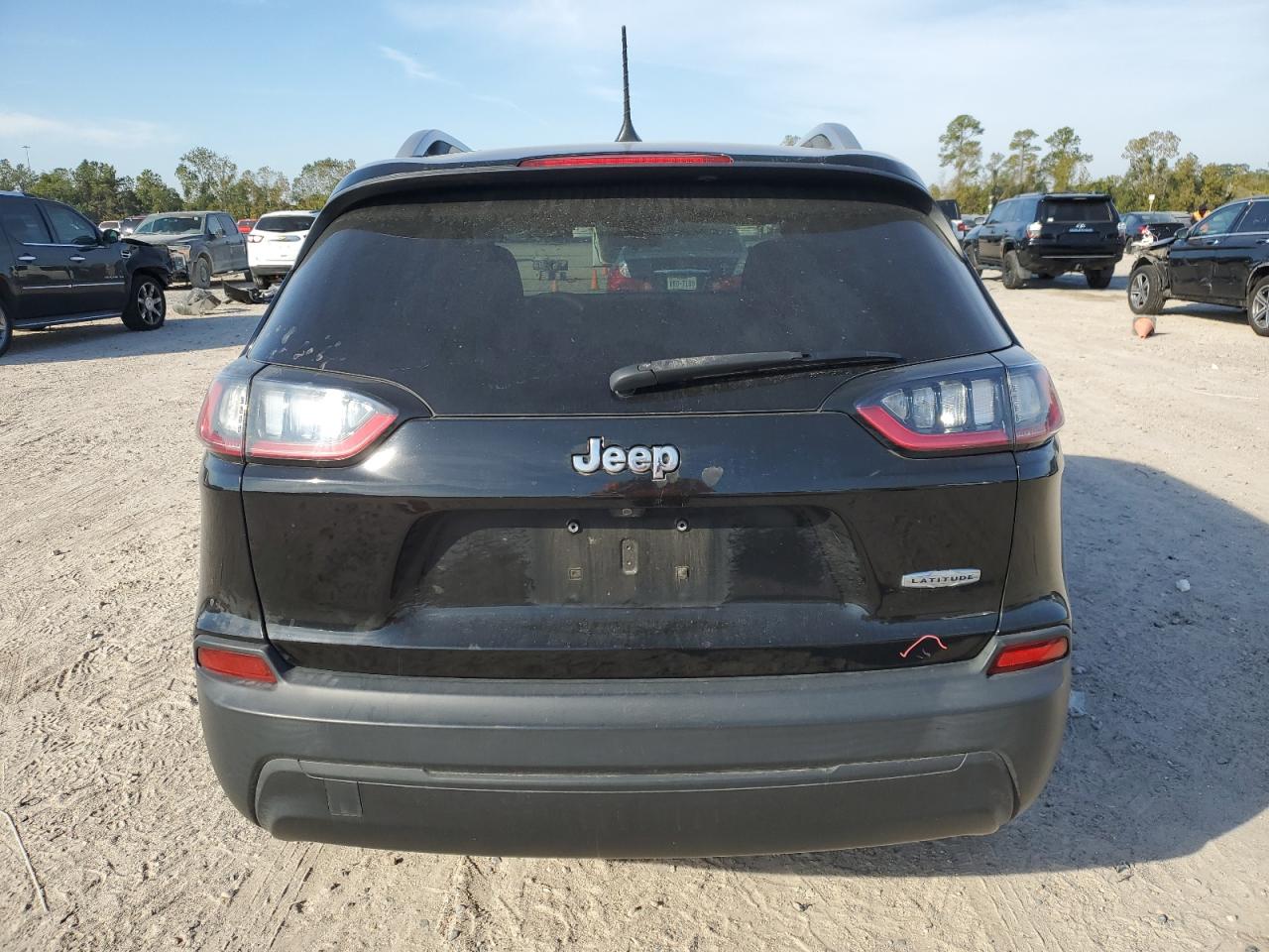2019 Jeep Grand Cherokee VIN 1C4PJLCB6KD263566 Copart auction photo, front end / minor dent/scratches damage thumbnail 6