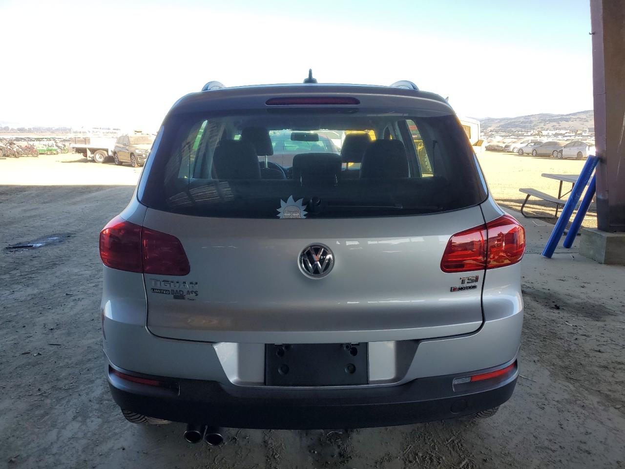 2017 Volkswagen Tiguan VIN WVGBV7AX8HK052874 Copart auction photo, frame damage / front end damage thumbnail 6