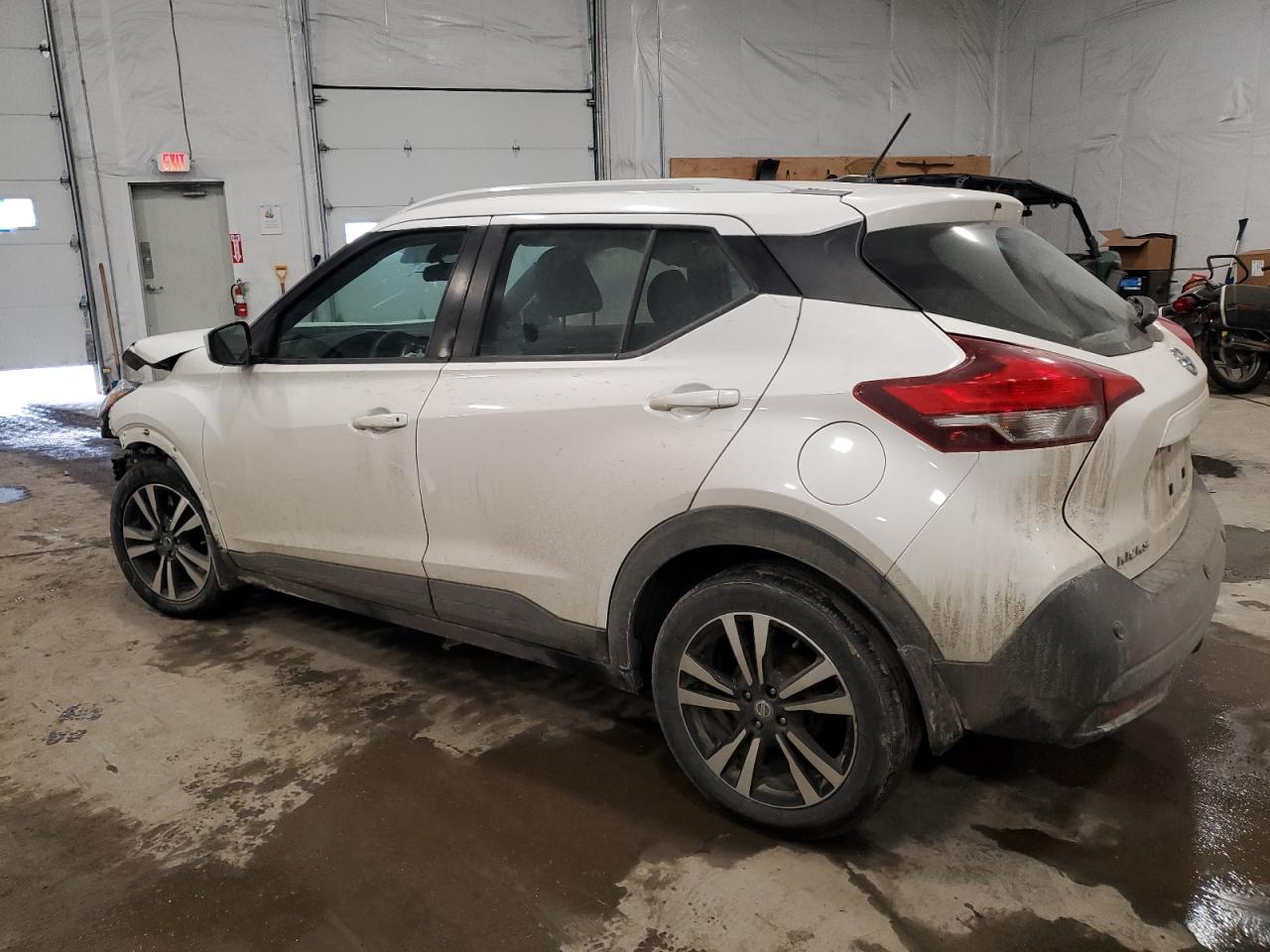 2020 Nissan Kicks VIN 3N1CP5CVXLL560101 Copart auction photo, front end / all over damage thumbnail 2