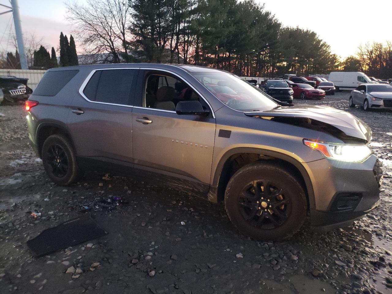 2020 Chevrolet Traverse VIN 1GNERFKW2LJ118167 Copart auction photo, front end damage thumbnail 4