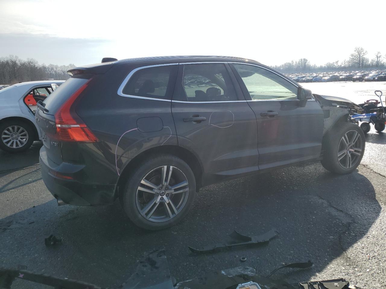 2018 Volvo XC60 VIN YV4102RK2J1006993 Copart auction photo, front end / minor dent/scratches damage thumbnail 3