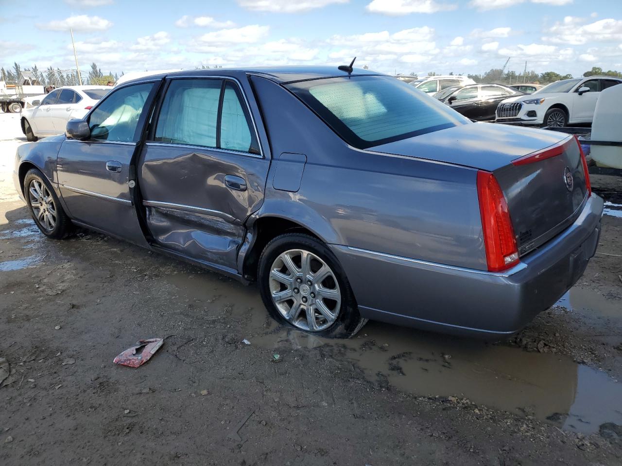2008 Cadillac DTS VIN 1G6KD57Y98U143350 Copart auction photo, side / minor dent/scratches damage thumbnail 2