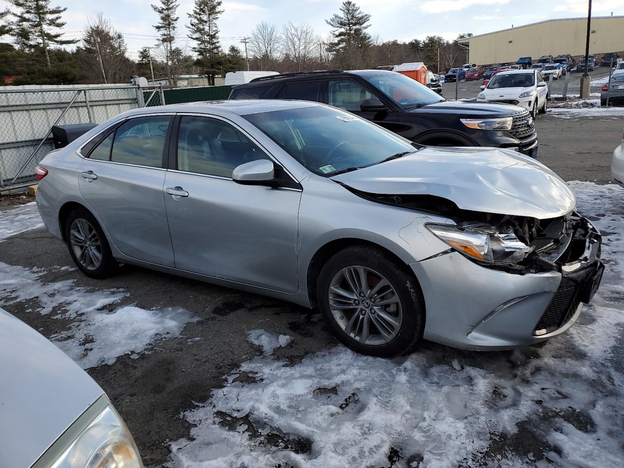 2015 Toyota Camry VIN 4T1BF1FK2FU489181 Copart auction photo, front end / minor dent/scratches damage thumbnail 4