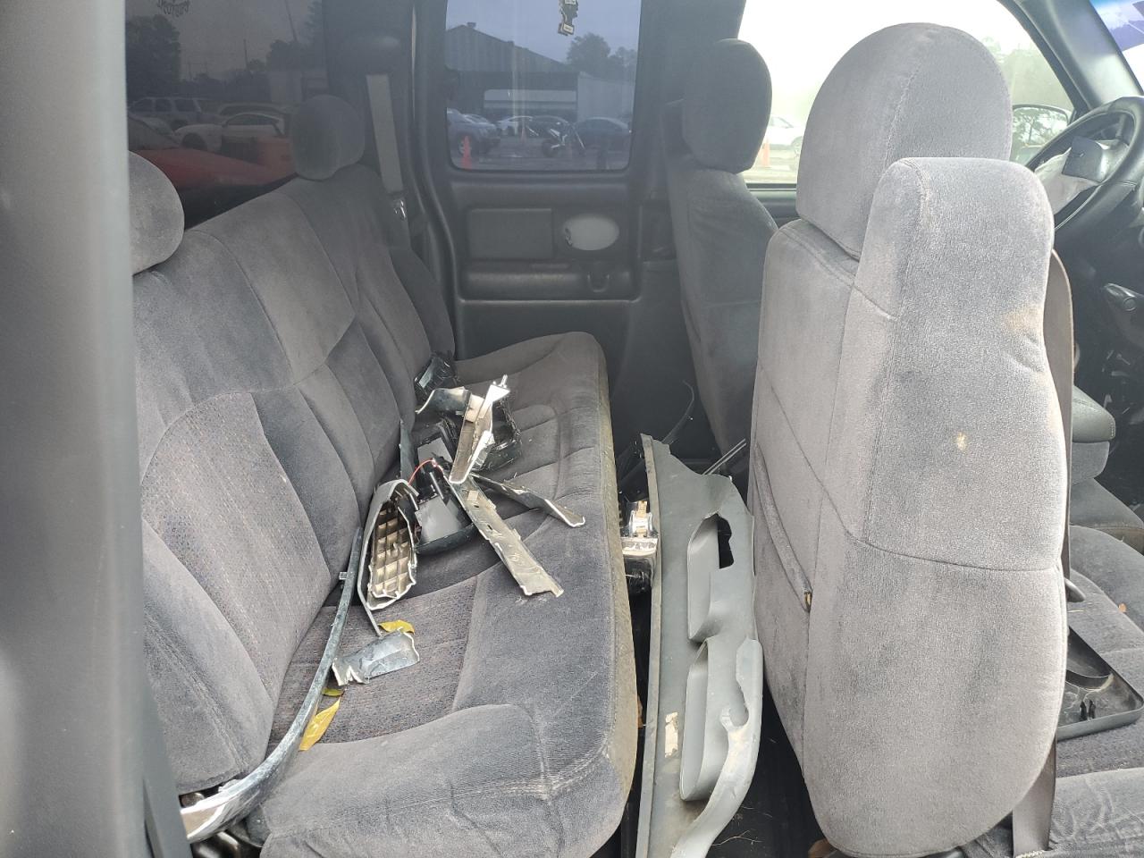 2000 Chevrolet Silverado VIN 2GCEC19V7Y1402082 Copart auction photo, all over damage thumbnail 10