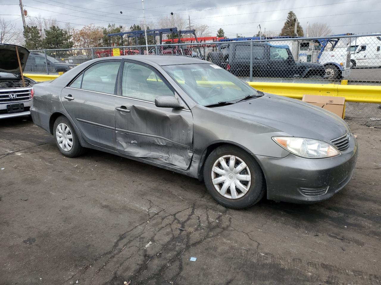 2005 Toyota Camry VIN 4T1BE30K95U536079 Copart auction photo, side damage thumbnail 4