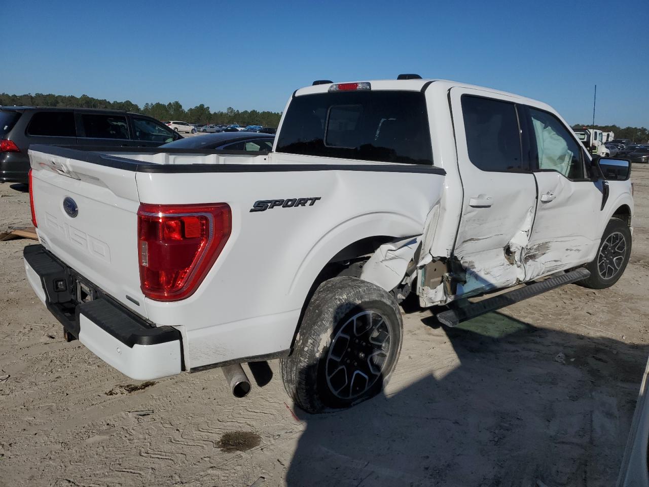 2022 Ford F-150 VIN 1FTEW1CP5NFB73214 Copart auction photo, side / rear end damage thumbnail 3